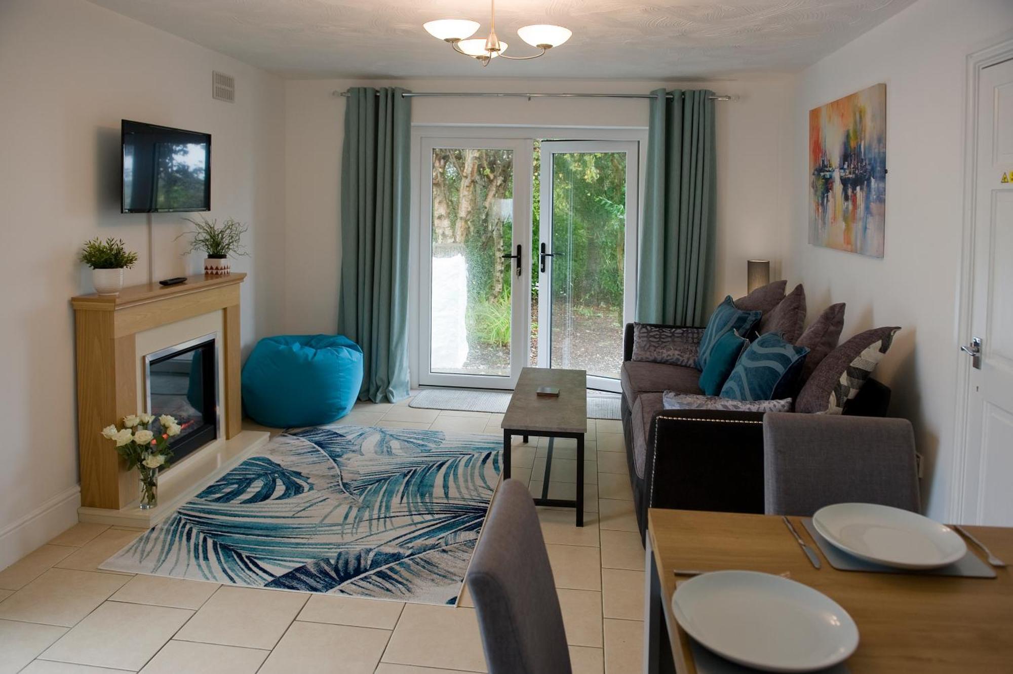 Mountain View Apartment - Short Drive To Beaches Bryngwran Bagian luar foto